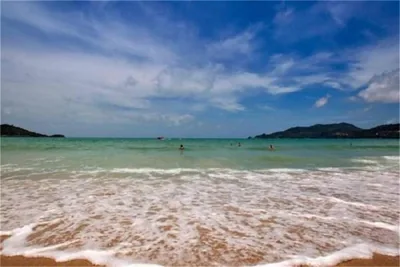 2 Bedrooms Beachfront Apartment in Patong – Photos 15